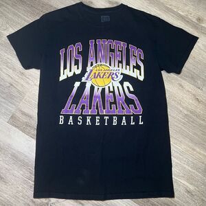 Los‎ Angeles Lakers men's basketball shirt size small
